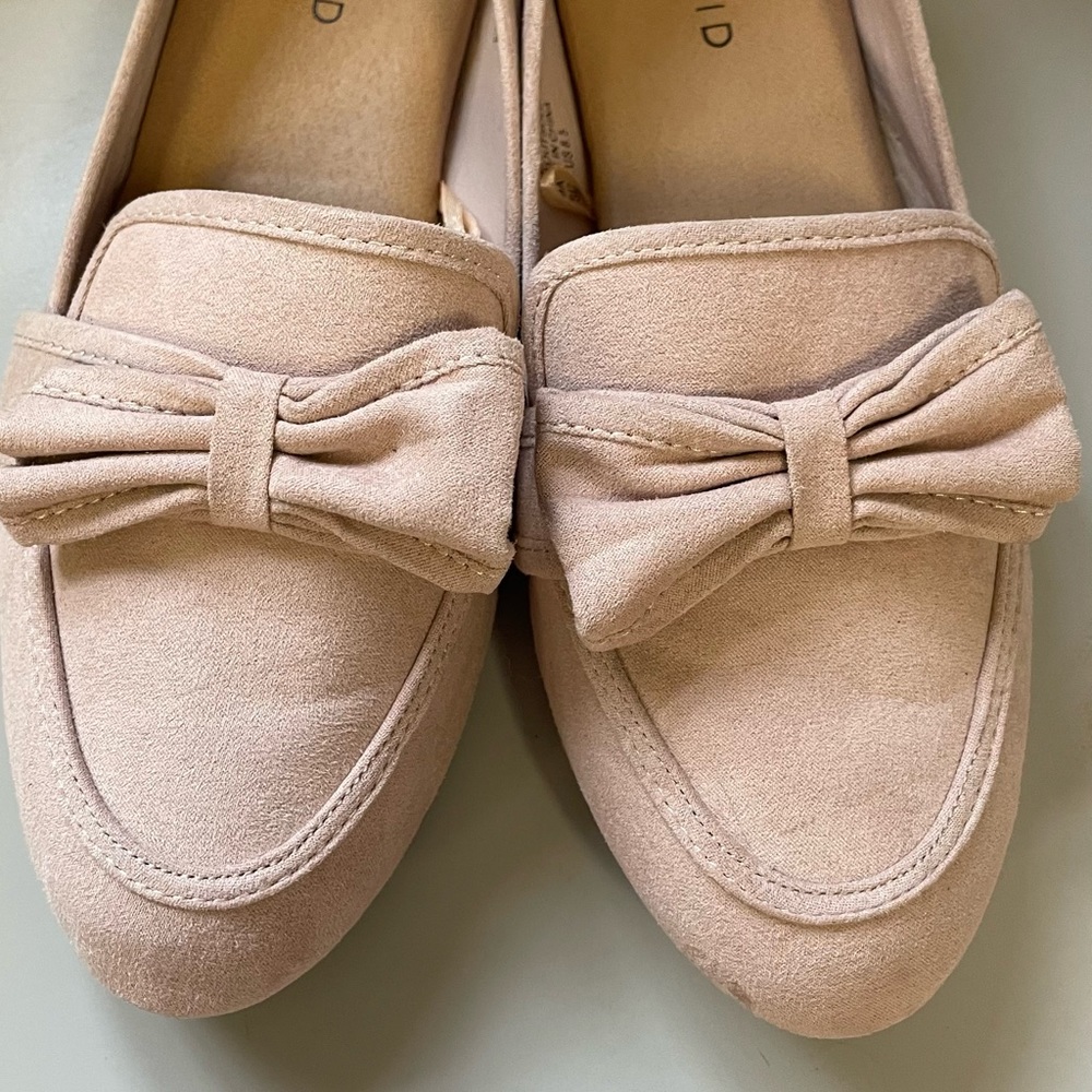 Torrid wide fit 8.5 beige/pale pink loafers